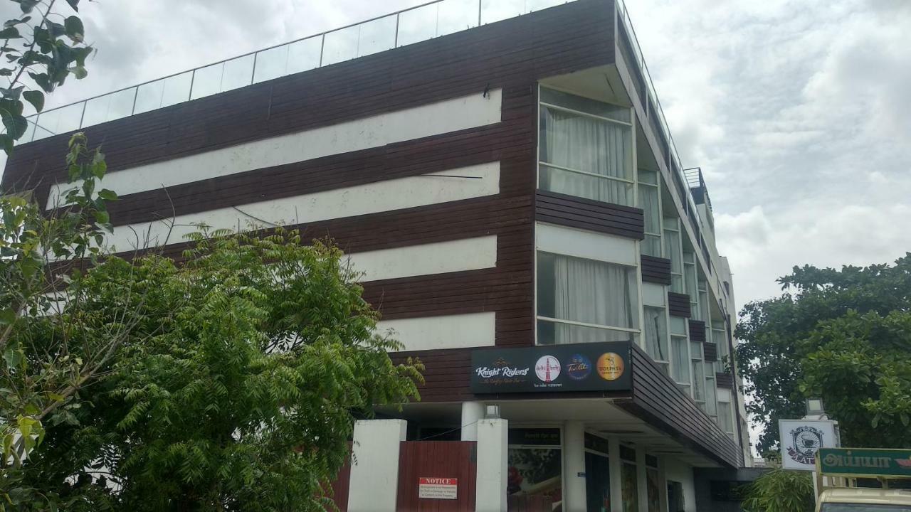 The Bentley Seaside Boutique Hotel Chennai Exterior photo